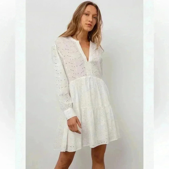 Rails Dresses & Skirts - RAILS LAYLA WHITE FLOWY EYELET DRESS TIERED BRIDAL SIZE M